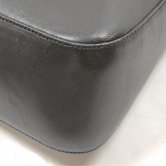 ✨SOLD✨ PRADA • AUTHENTIC VINTAGE BLACK GENUINE LEATHER LOGO STRAP SHOULDER BAG - Picture 5 of 9